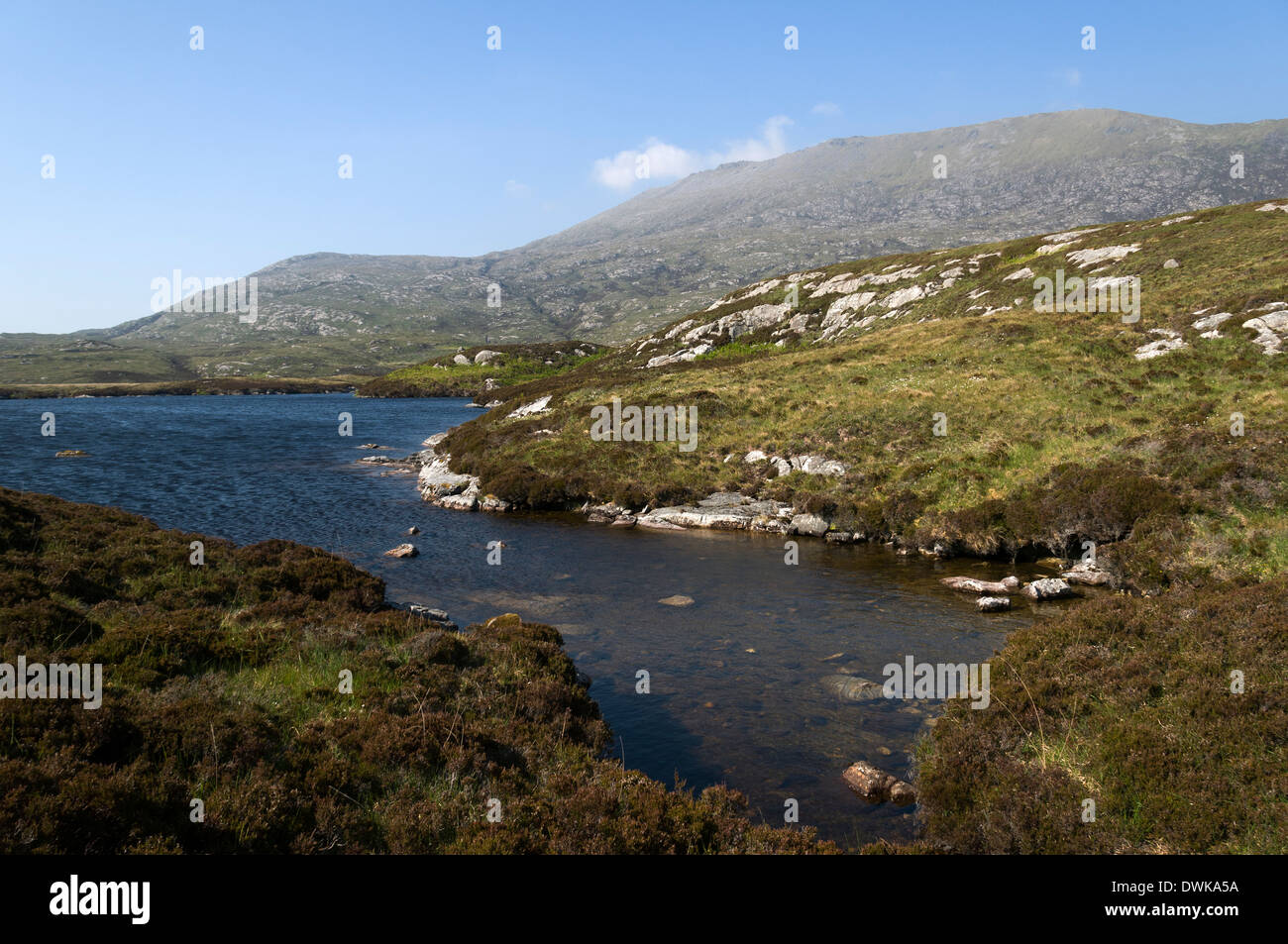 Beinn Mhor von Loch Nam Faoileann, über dem Loch Eynort, South Uist, Western Isles, Schottland, Vereinigtes Königreich Stockfoto