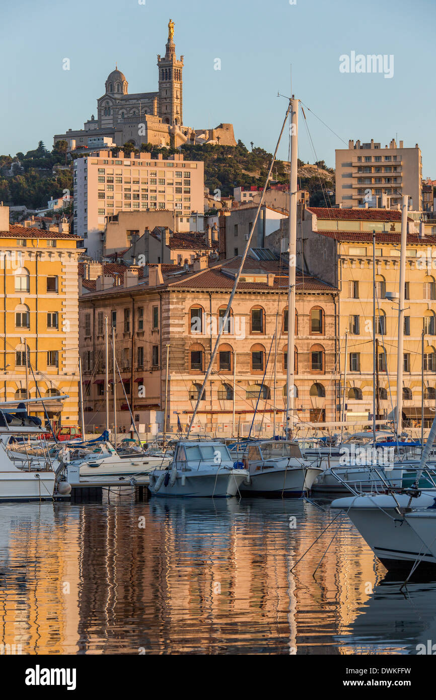 Späten Nachmittag Sonne auf den Hafen von Marseille an der Cote d ' Azur in Südfrankreich. Stockfoto