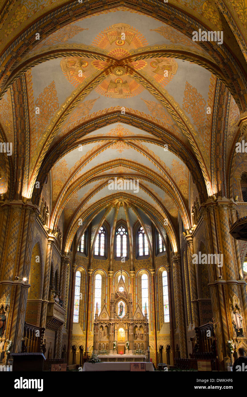 Innenansicht der Matthiaskirche (Matyas Templom) aus 1470, Budapest, Ungarn, Europa Stockfoto