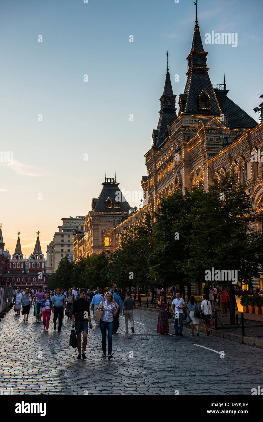 Die GUM am Roten Platz bei Sonnenuntergang, Moskau, Russland, Europa Stockfoto