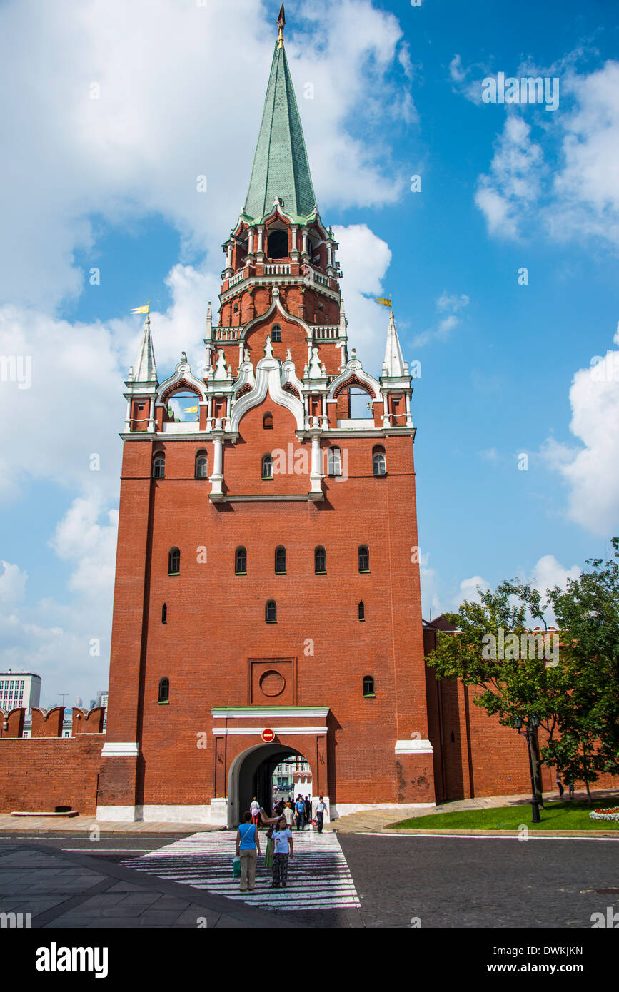 Dreieinigkeit Torturm im Kreml, UNESCO-Weltkulturerbe, Moskau, Russland, Europa Stockfoto