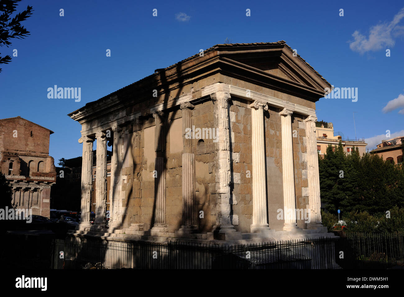 Tempio della fortuna virilis -Fotos und -Bildmaterial in hoher ...