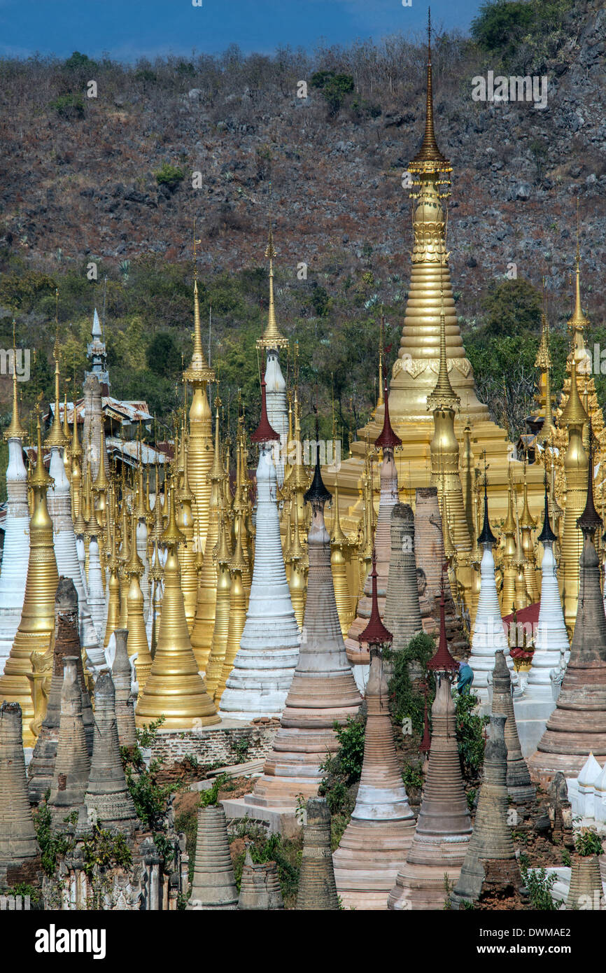 Übersicht der Shwe Inn Thein Paya Tempel-Komplex am Ithein (auch Indein) in der Nähe von Inle-See im Shan-Staat im zentralen Myanmar. Stockfoto