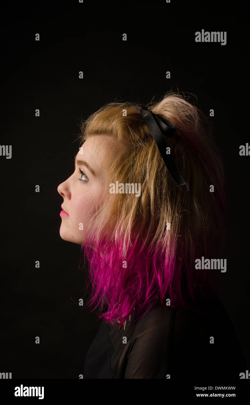 Portale Portale nach oben Low-Key-Pink Hören Sie heasted Studio Licht verkauft scharf Stockfoto