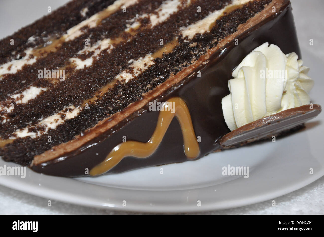 Mousse oder sahne und karamell -Fotos und -Bildmaterial in hoher ... Mousse oder sahne und karamell -Fotos und -Bildmaterial in hoher ...