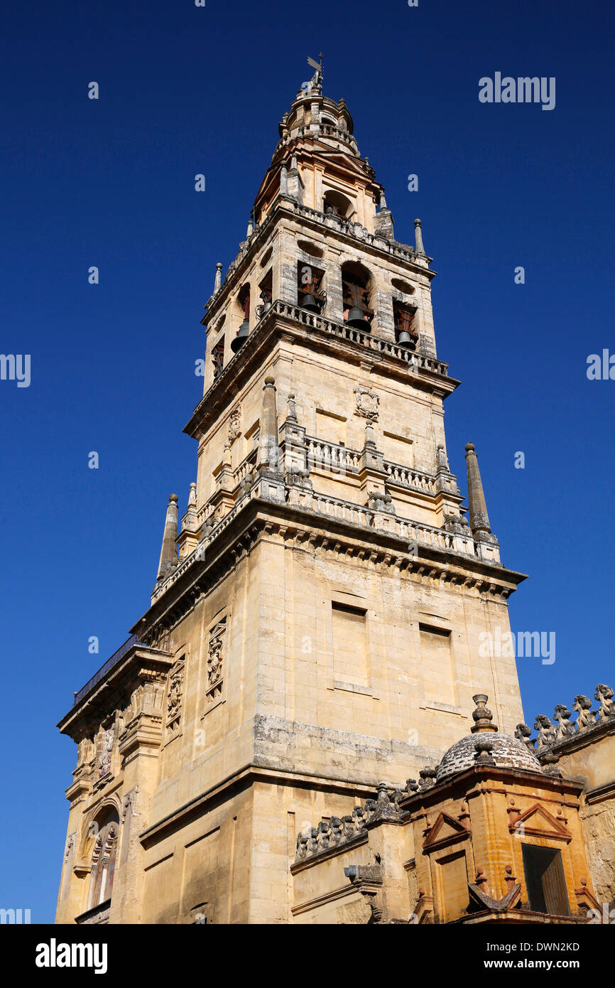 Glockenturm, die rund um das Abd er-Rahman III Minarett der Moschee, der UNESCO, Córdoba, Andalusien, Spanien Stockfoto