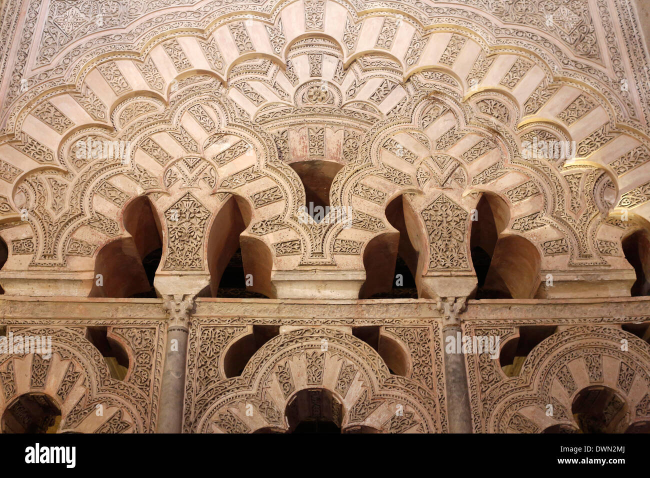 Arch-Schnitzereien an Cordoba Mezquita (Moschee), UNESCO-Weltkulturerbe, Córdoba, Andalusien, Spanien, Europa Stockfoto