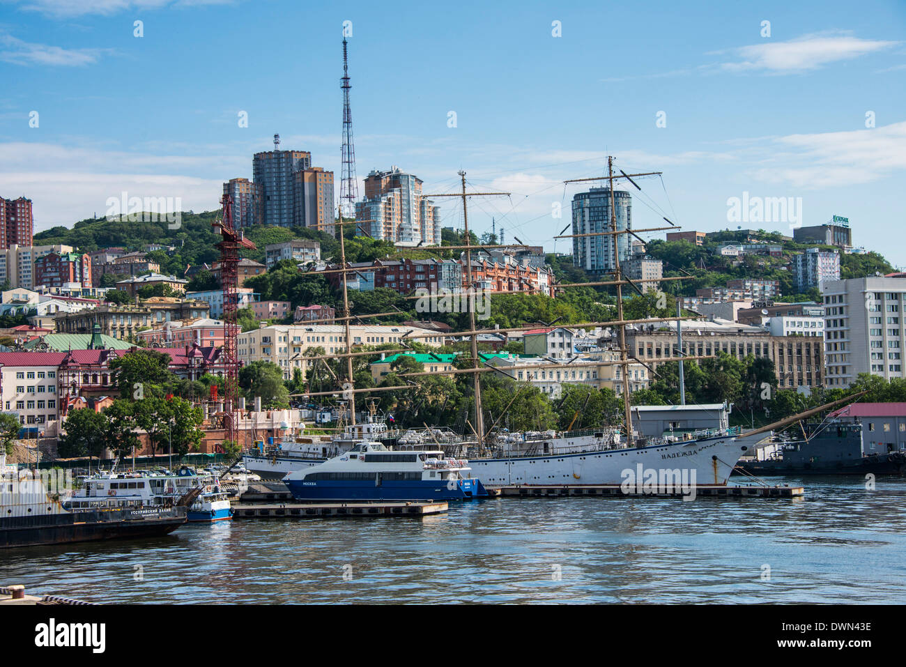 Blick über den Hafen von Wladiwostok, Russland, Eurasien Stockfoto