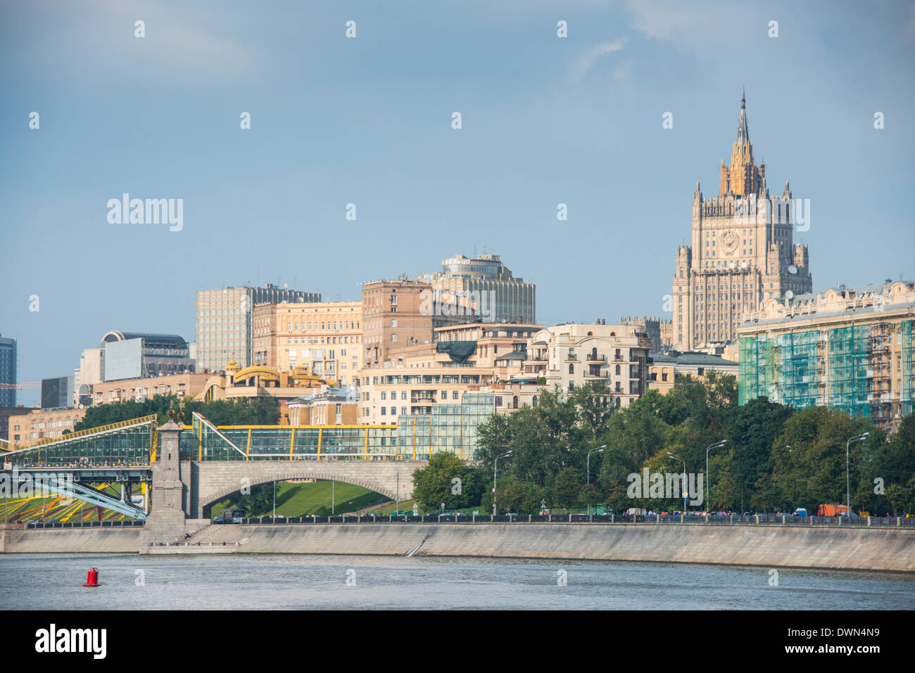 Moskau gesehen von einem Fluss Kreuzfahrt entlang der Moskwa (Moskwa), Moskau, Russland, Europa Stockfoto