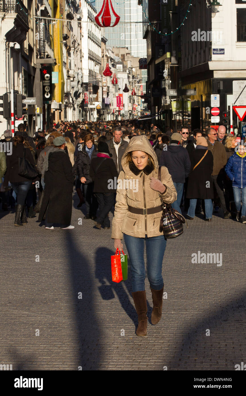 Frauen Mädchen Frau Mädchen Einkaufstasche Taschen Straße Stockfoto