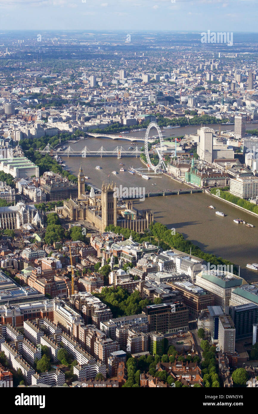 Luftaufnahme der Houses of Parliament, Westminster Abbey und London Eye, London, England, Vereinigtes Königreich, Europa Stockfoto