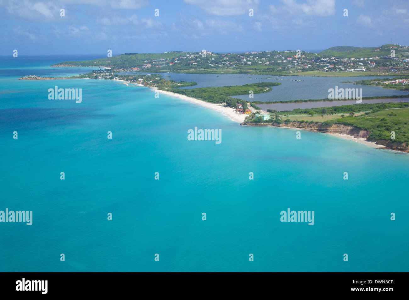 Ansicht von Runaway Bay und Strand, Antigua, Leeward Islands, West Indies, Karibik, Mittelamerika Stockfoto