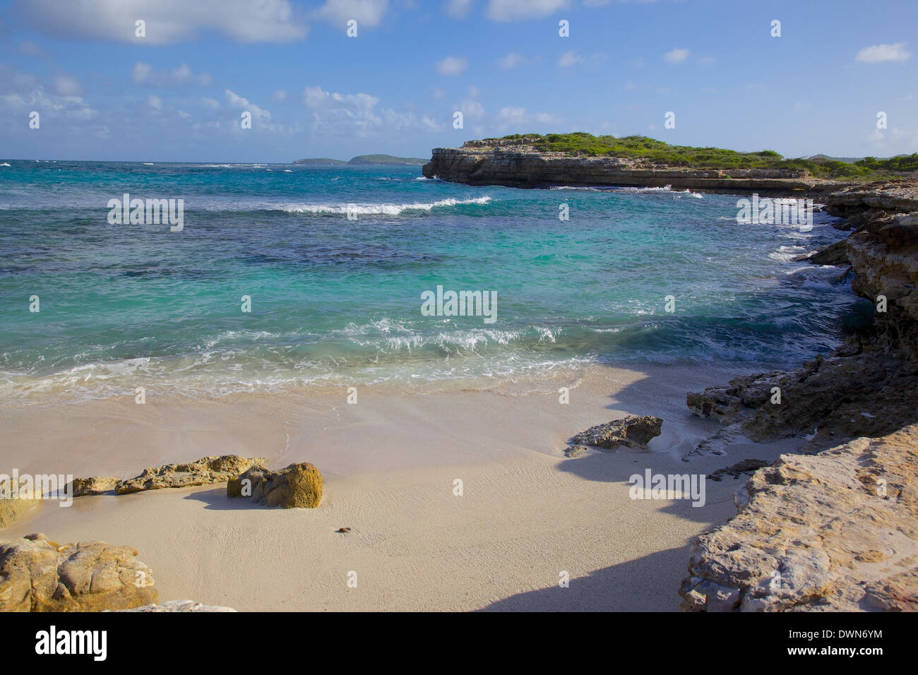 Strand in der Nähe der Teufelsbrücke, St. Peter, Antigua, Leeward-Inseln, West Indies, Karibik, Mittelamerika Stockfoto