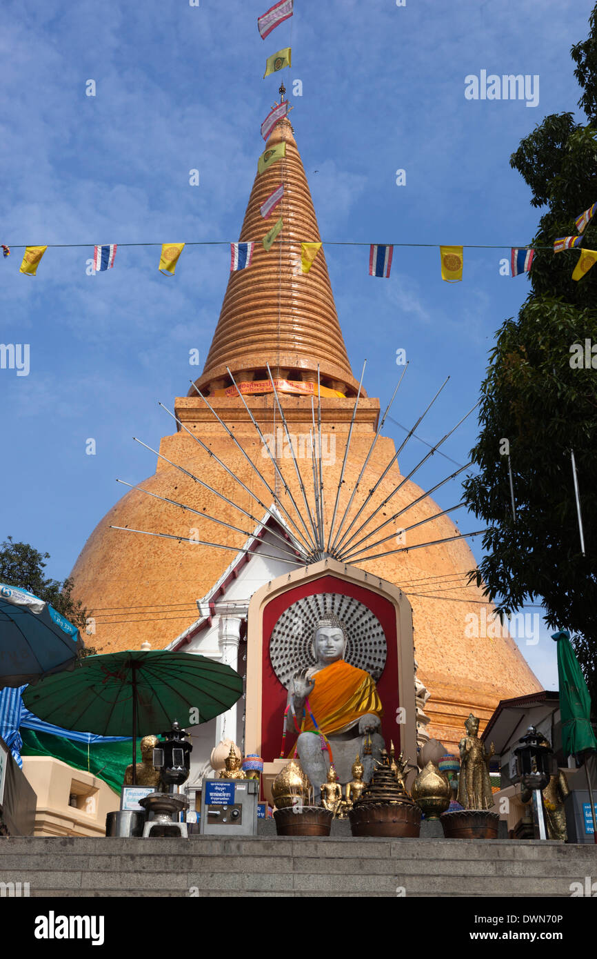 Phra Pathom Chedi, der größte Stupa der Welt mit 127 Metern, Nakhon Pathom, Zentral-Thailand, Thailand, Südostasien, Asien Stockfoto