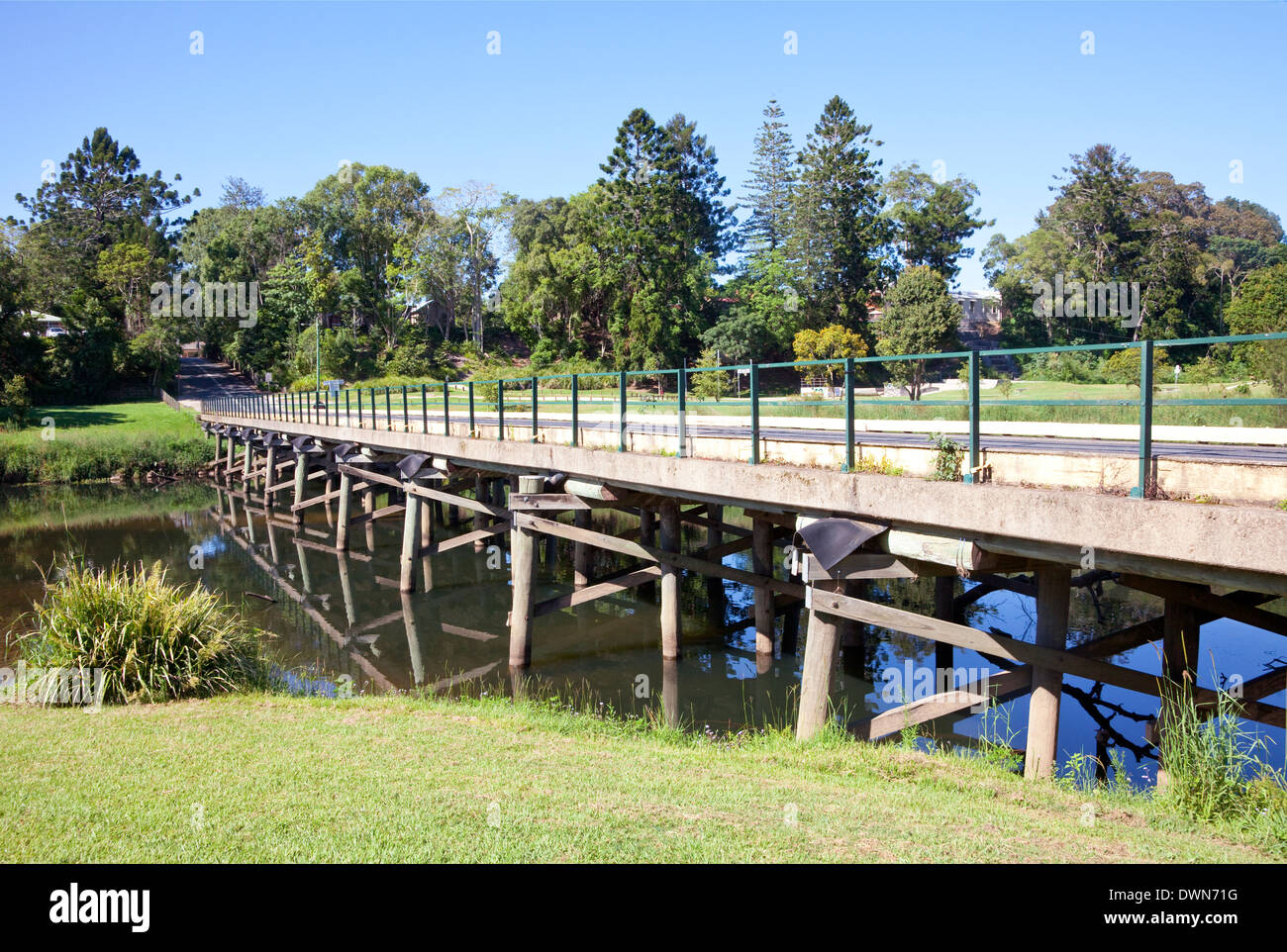 Lavendel-Brücke über die Bellinger River, Bellingen, NSW Stockfoto