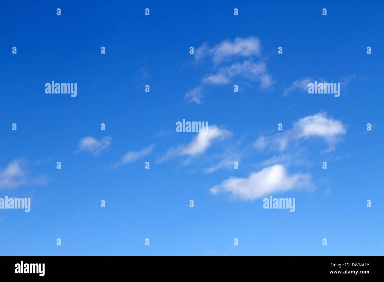 Mountain blue Sky und weichen weißen Wolken 2 Stockfoto