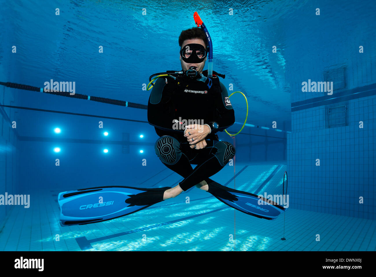 Tauchen Sie ein training, Ausgleich, in einem Schwimmbad, Nürnberg, Bayern, Deutschland Stockfoto