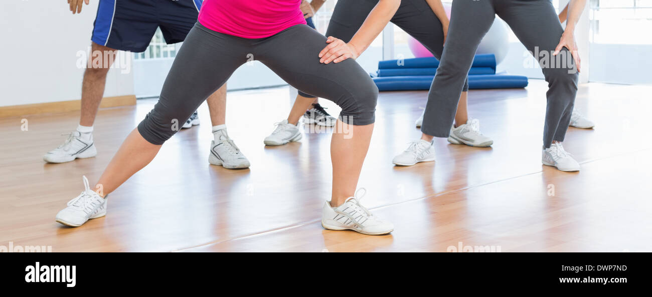 Geringer Teil der Menschen macht Fitness Übung Stockfoto