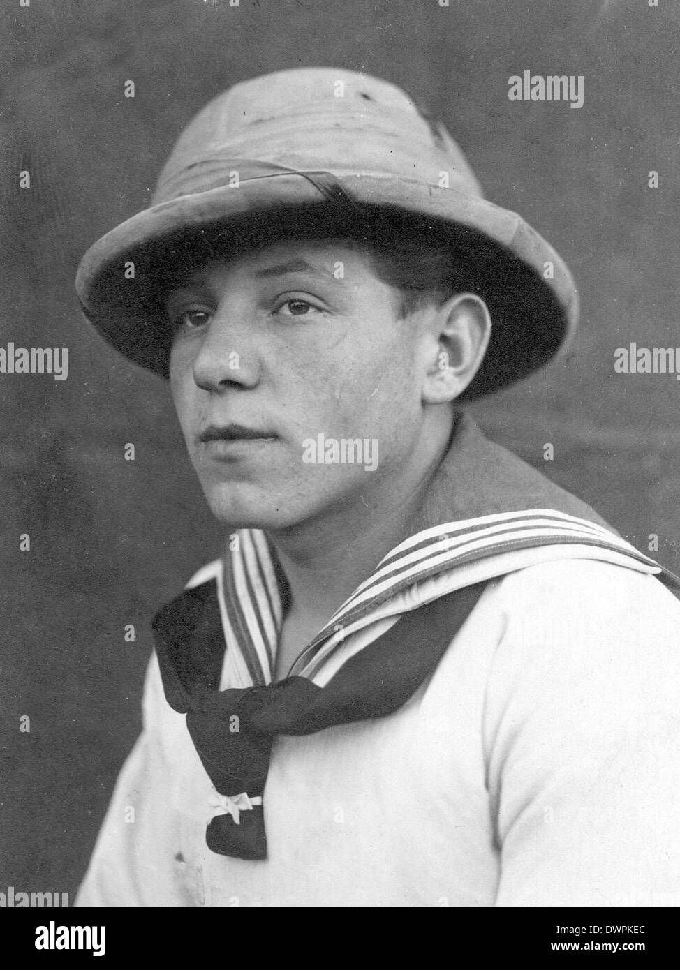 WW2 deutscher Segler in tropischen Kleidung Stockfoto