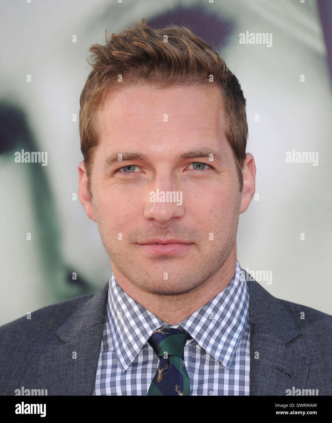 Hollywood, Kalifornien, USA. 12. März 2014. RYAN HANSEN kommt für die Premiere von "Veronica Mars" im chinesischen Theater. Lisa O'Connor/ZUMAPRESS.com/Alamy © Live-Nachrichten Stockfoto