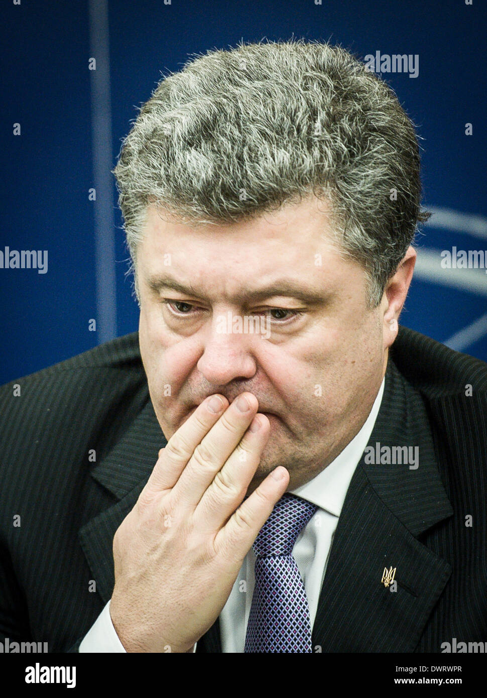 Petro Oleksiyovych Poroschenko Mitglied das Parlament der Ukraine und einer der Führer der ukrainischen Opposition hält Pressekonferenz über die Situation in der Ukraine am Sitz der Europäischen Parlament in Straßburg, Frankreich am 12.03.2014 Stockfoto