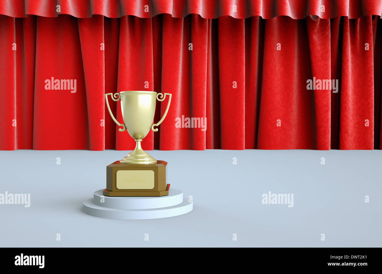 eine Trophäe präsentierte vor einem Vorhang Stockfoto