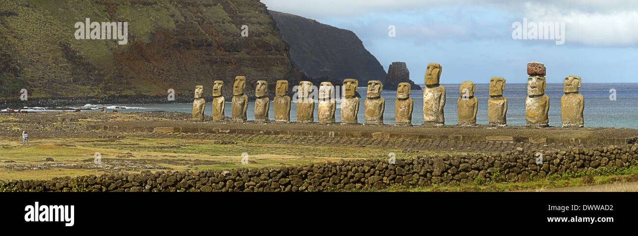 Chile. Blick auf die Steinstatuen Moai "Osterinsel" Stockfoto