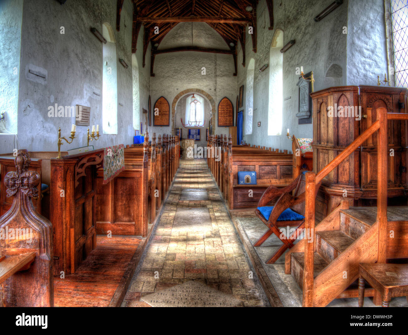 Die elfte Jahrhundert Feuerstein Pfarrkirche St. Andreas in Wissett, Suffolk, England. Stockfoto