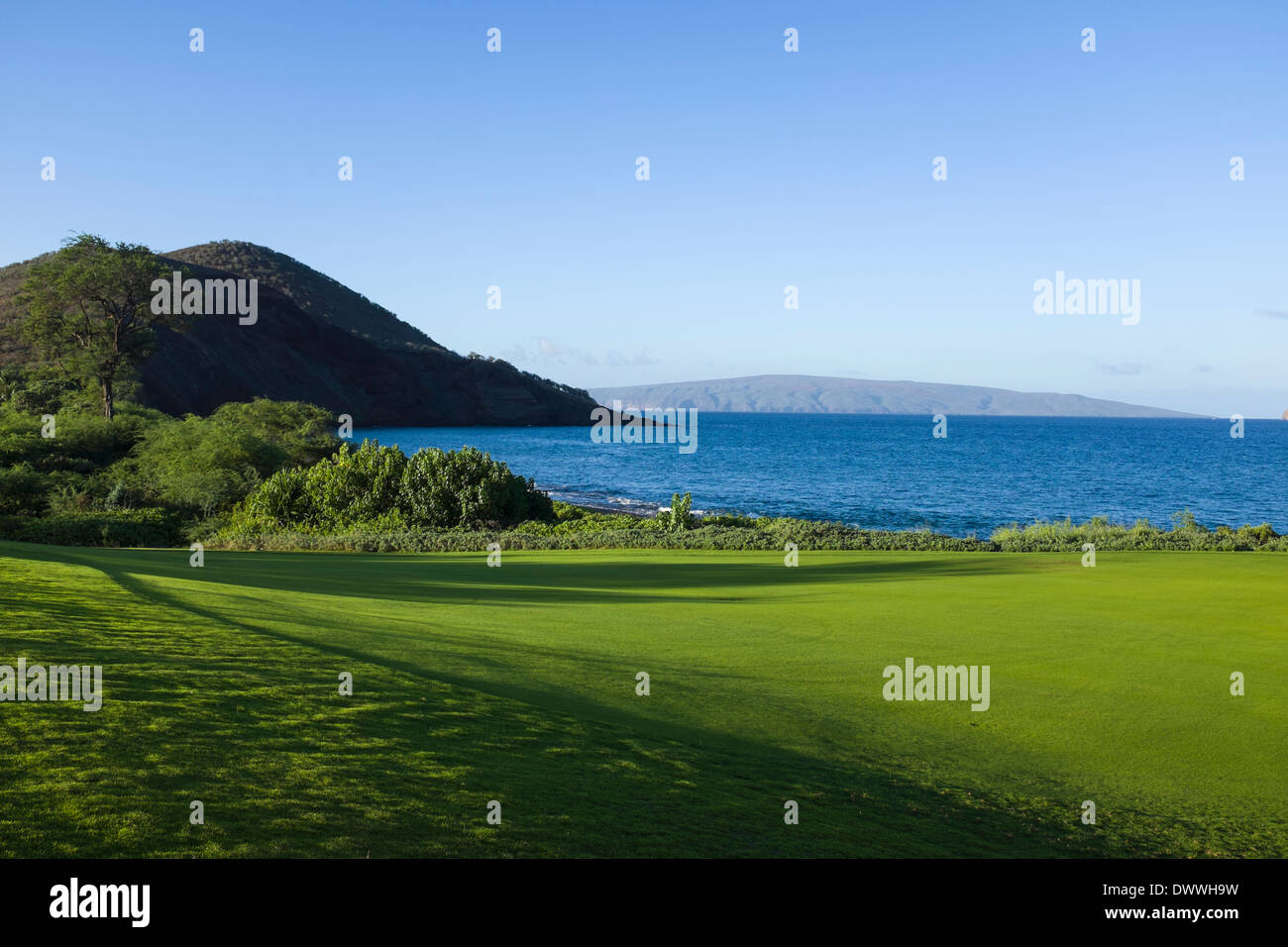 Makena Golfplatz auf Maui, Hawaii mit Blick auf Lanai Stockfoto