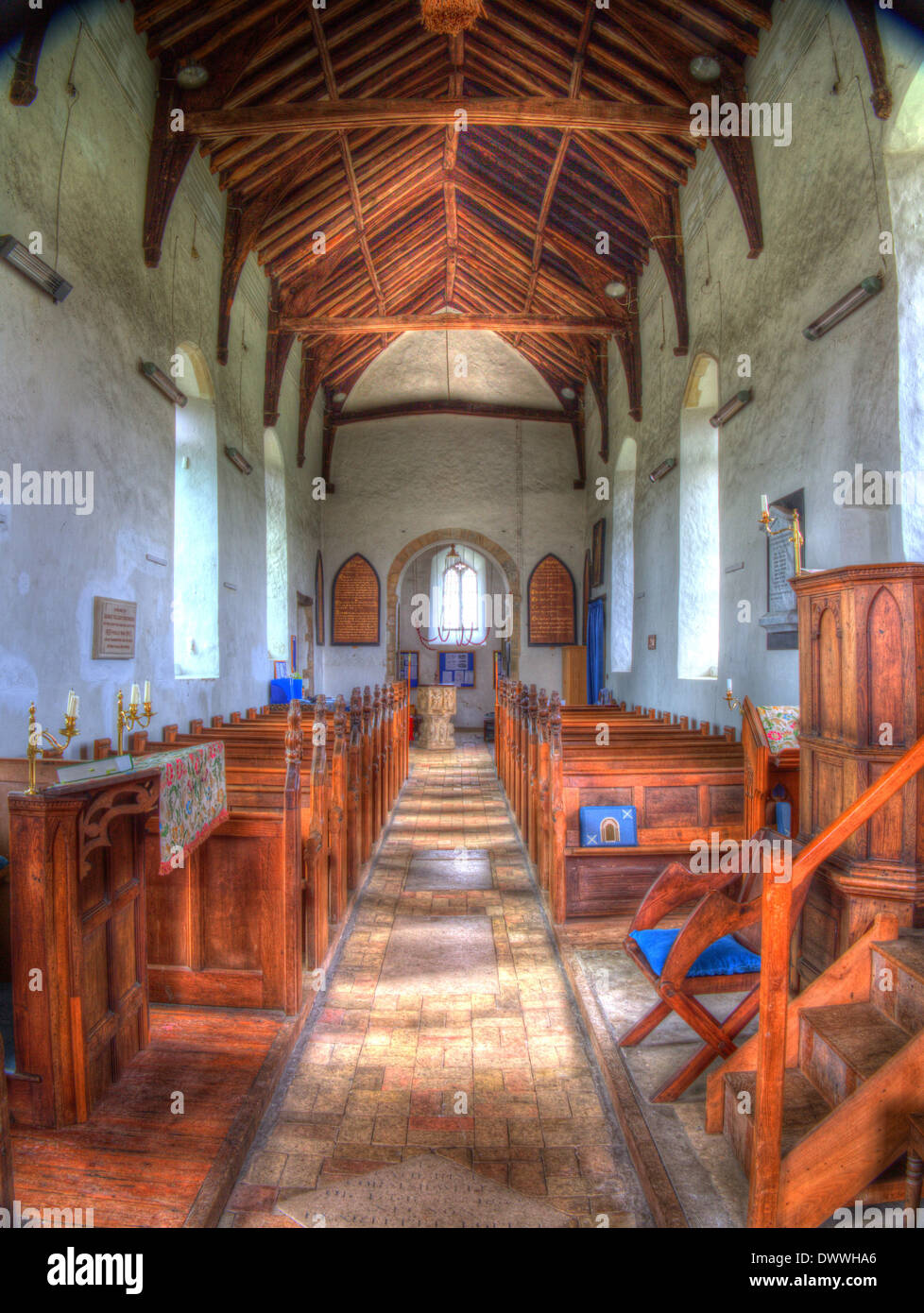Die elfte Jahrhundert Feuerstein Pfarrkirche St. Andreas in Wissett, Suffolk, England. Stockfoto