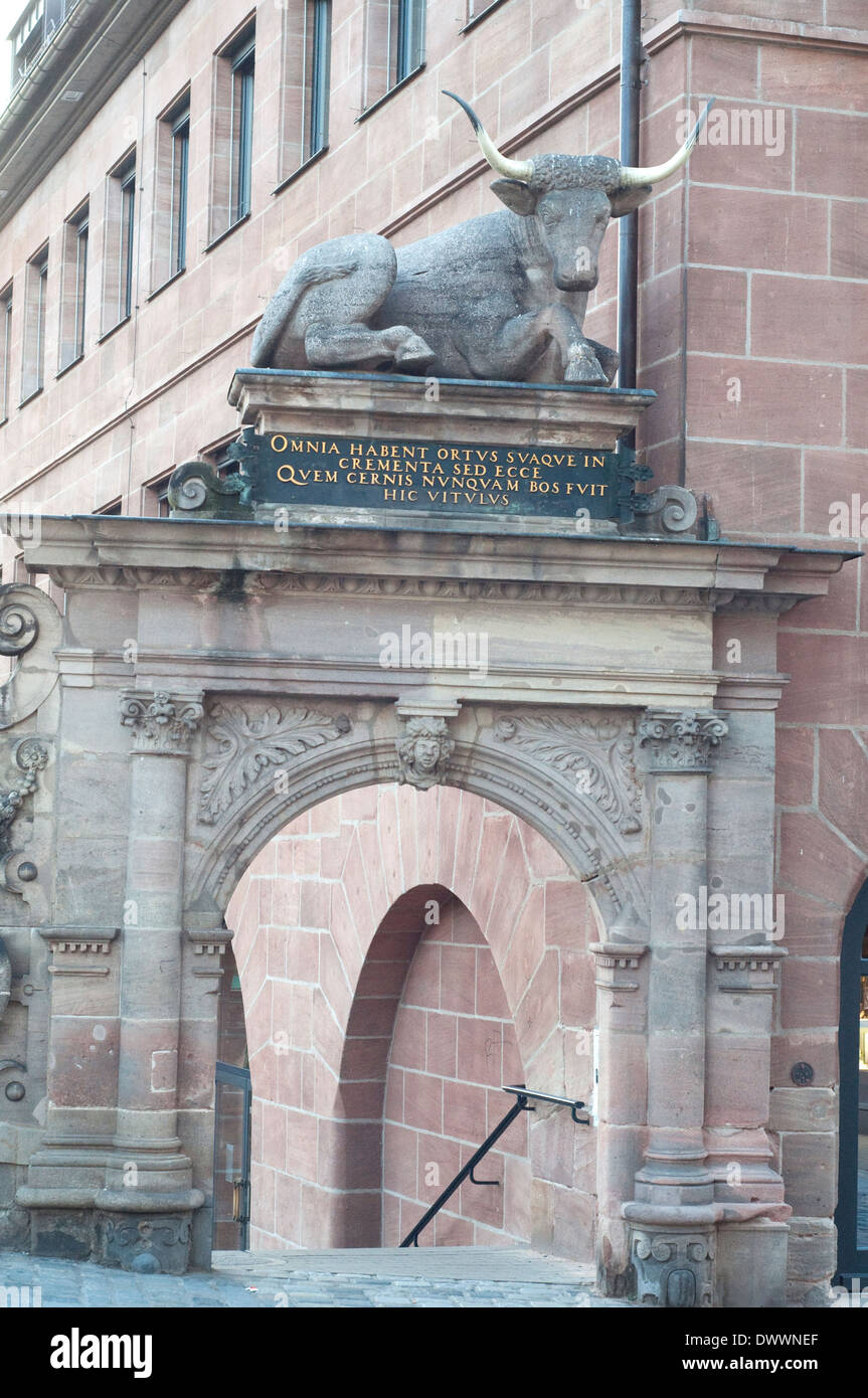 Deutschland, Bayern, Nürnberg, Stier-Statue Stockfoto