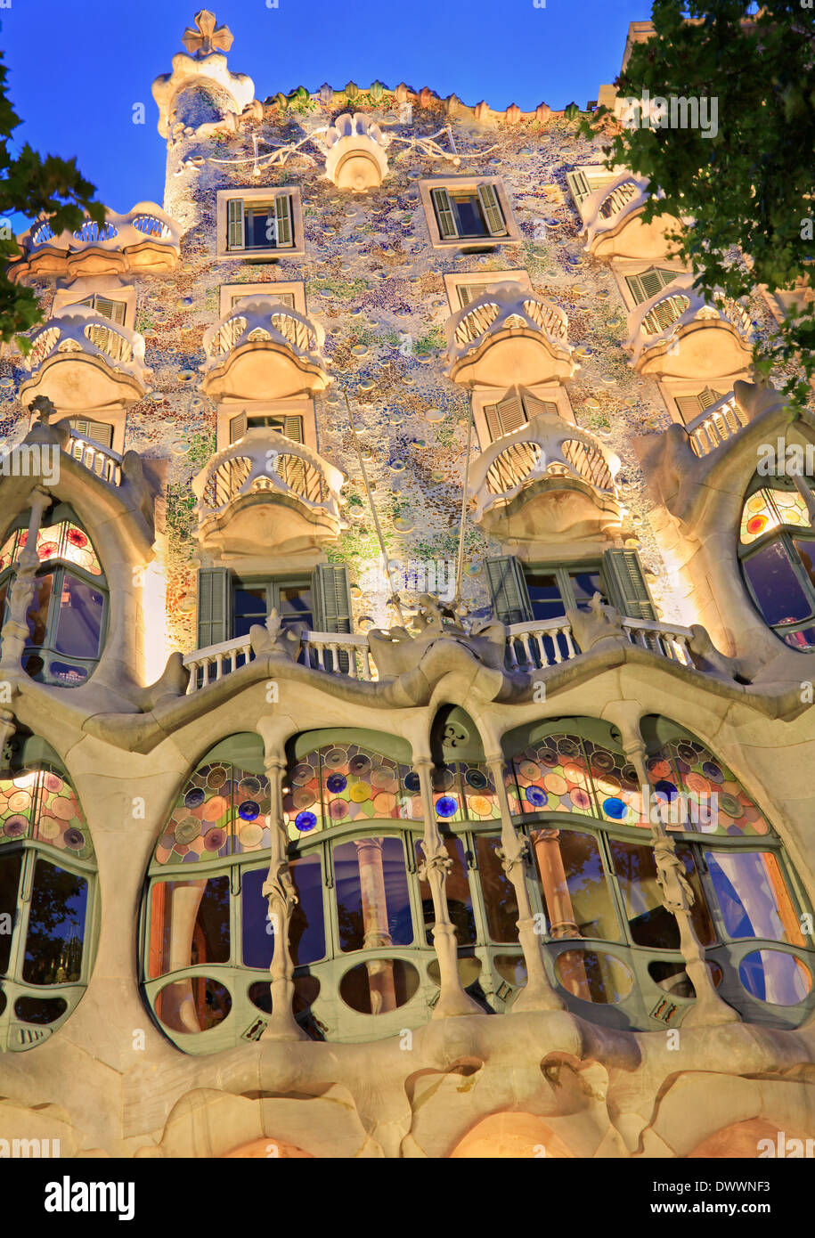 Casa Batllo in der Abenddämmerung, Barcelona, Spanien Stockfoto