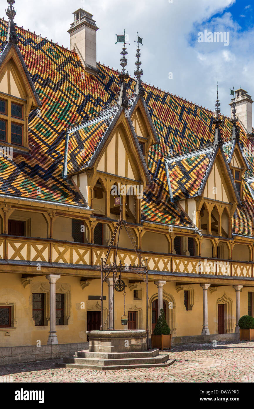 Das Hotel-Dieu (mittelalterliches Hospiz) in Beaune, Frankreich Stockfoto