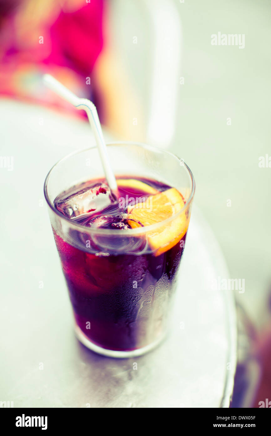 Glas Eistee mit Zitrone Stockfoto
