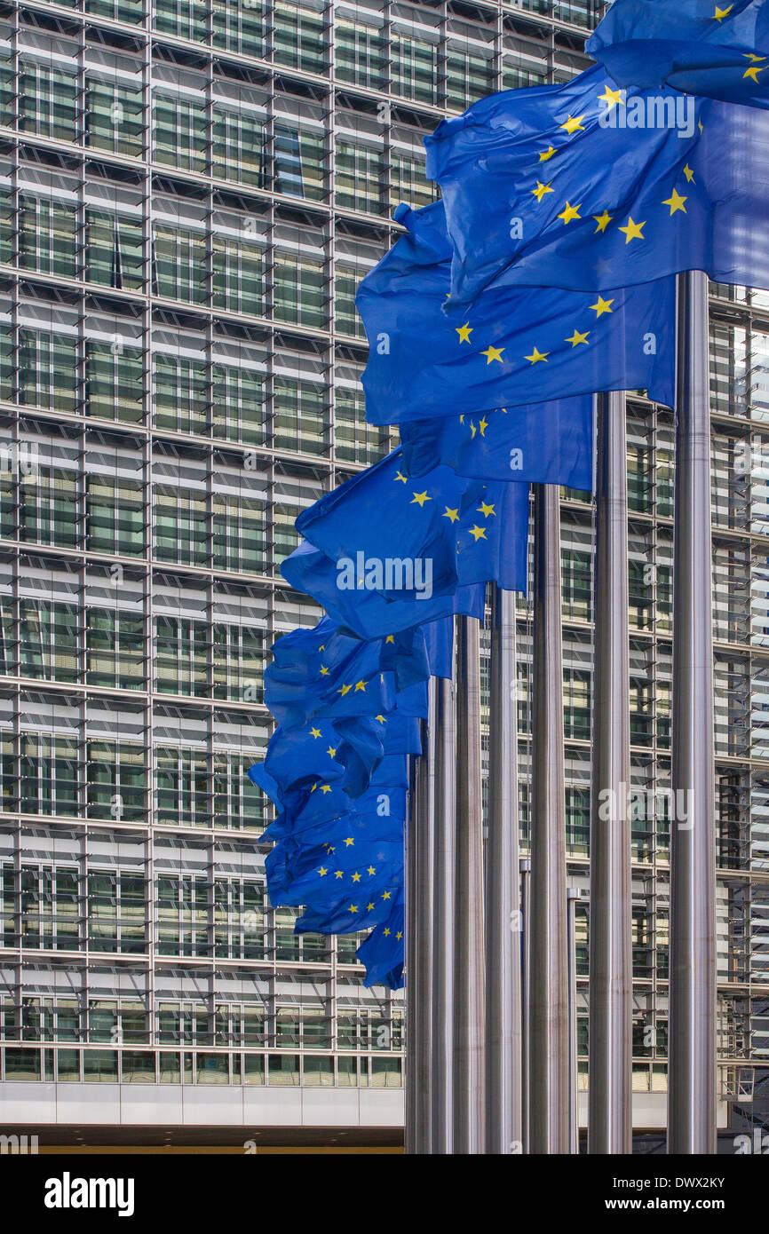 EU-europäische Flagge Flaggen Brüsseler Berlaymont-Gebäude Stockfoto