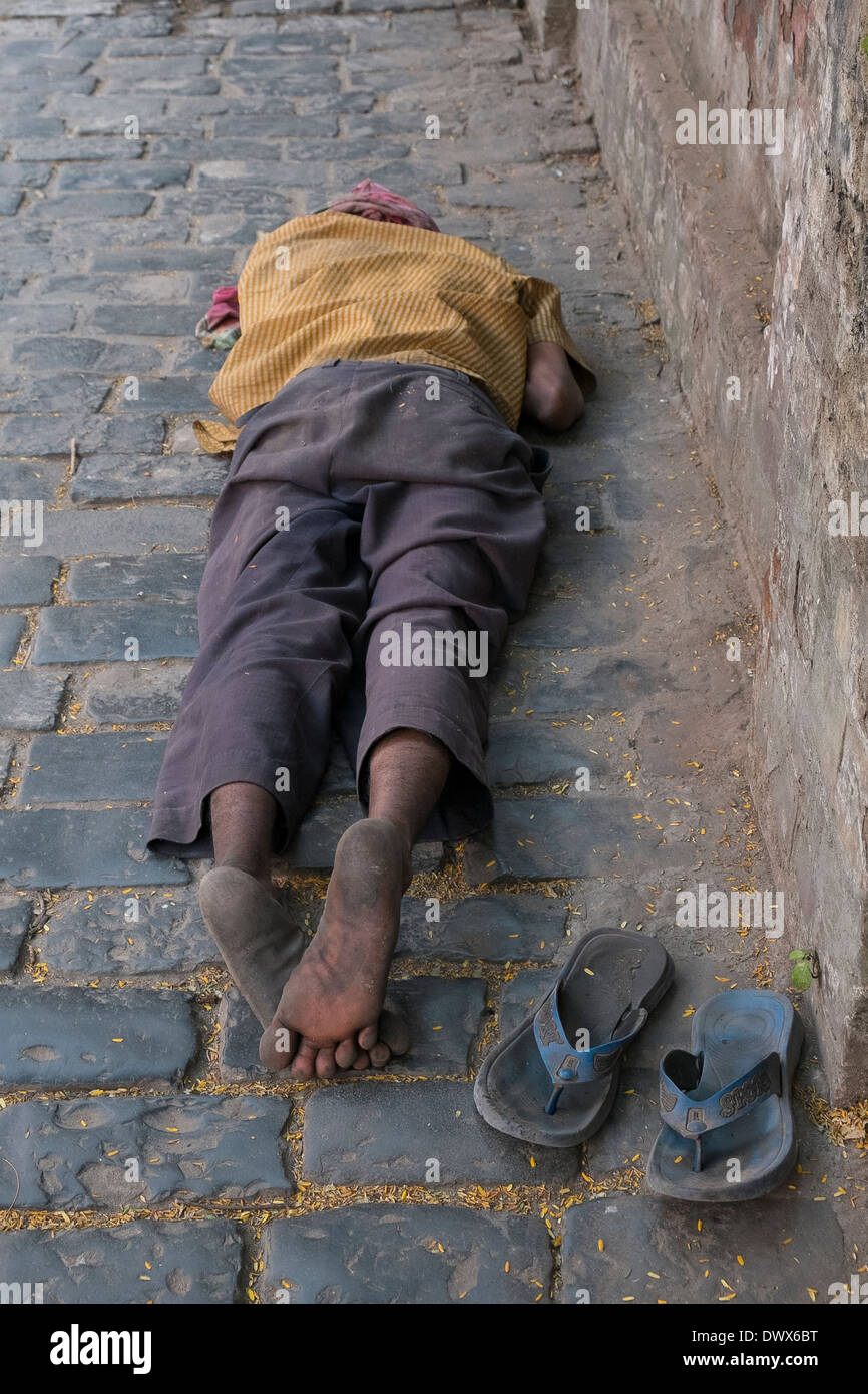 Indien, Westbengalen, Kolkata, Obdachlosen auf der Straße schlafen Stockfoto