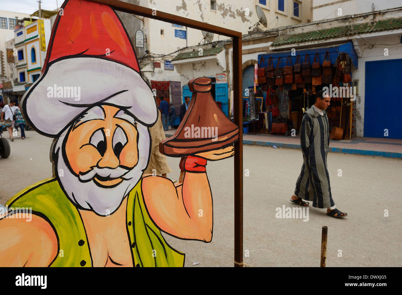 Männliche Figur von Ali Baba Charakter einer tagine Topf. Essaouira, Marokko. Stockfoto