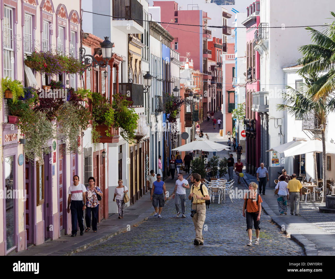 Die shopping Straße Calle Perez de Brito in Santa Cruz, La Palma