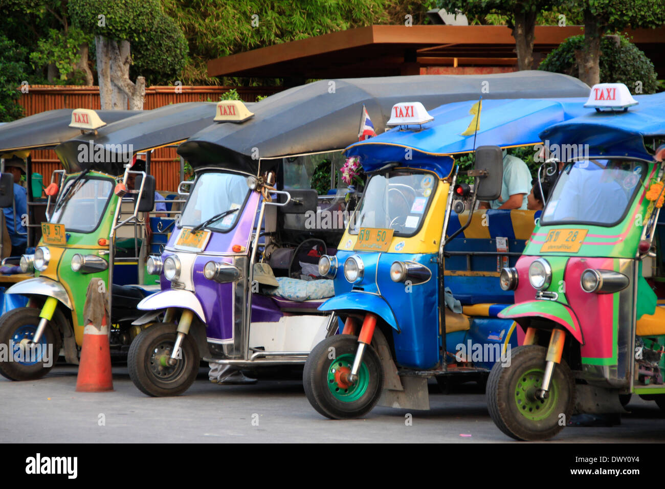 Tuk Tuks warten Tarife im nördlichen Thailand Stadt Hau Hin Stockfoto