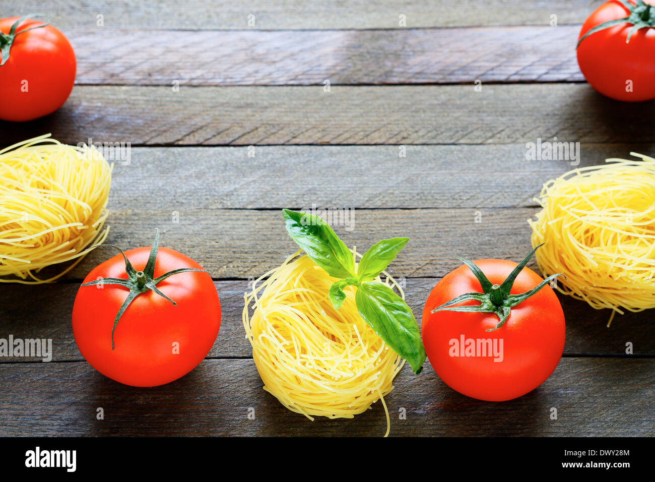 Teigwaren und frischen Tomaten, Essen Nahaufnahme Stockfoto