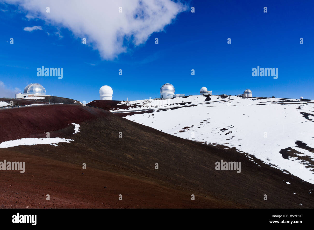 Teleskope am Mauna Kea Gipfel, Big Island von Hawaii. Stockfoto
