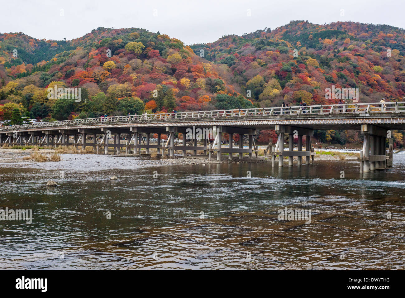 Herbst-Blick auf Arashiyama, Kyoto, Japan Stockfoto