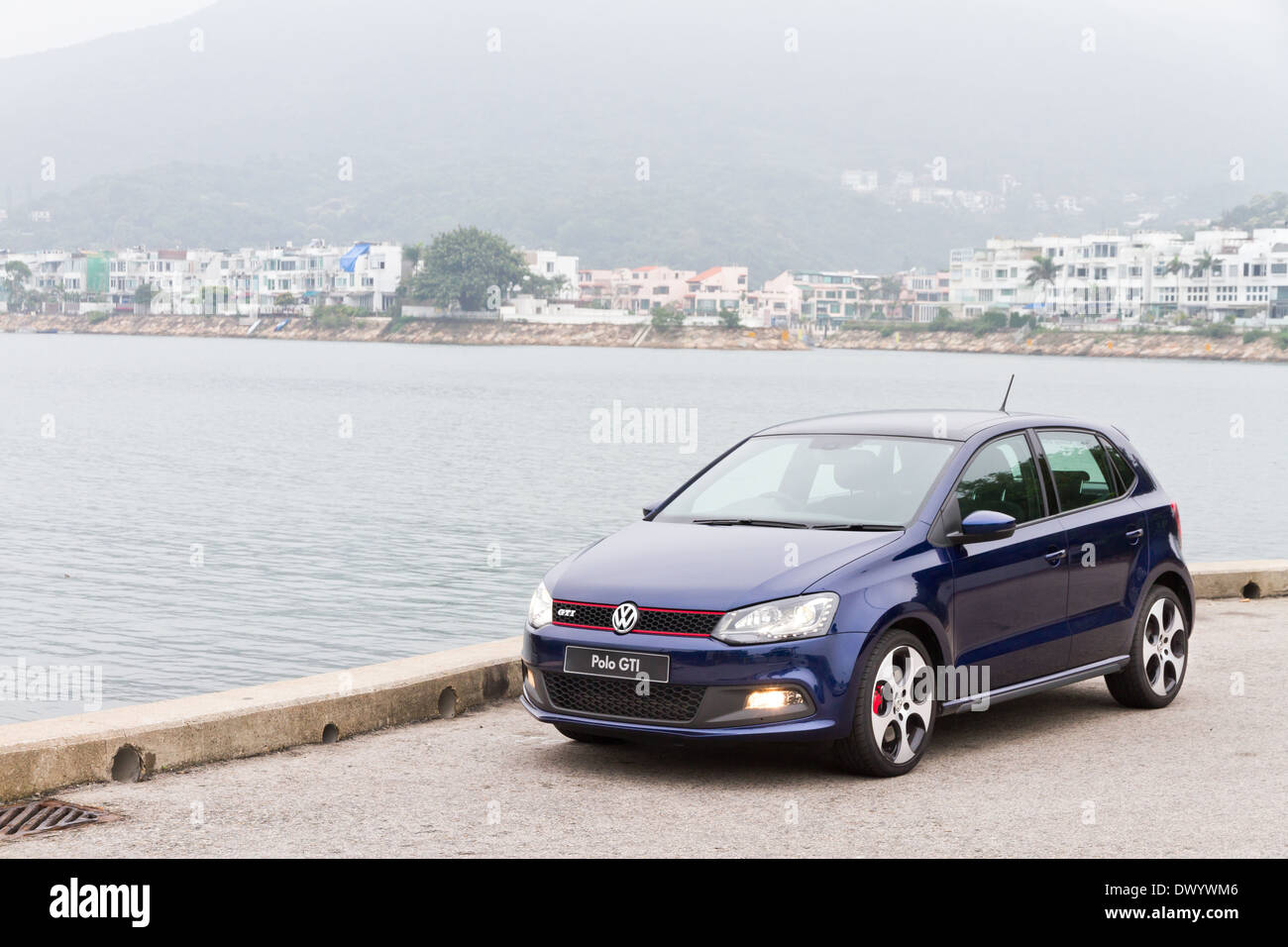 Volkswagen Polo GTI 2013 Modell mit blauer Farbe. Stockfoto
