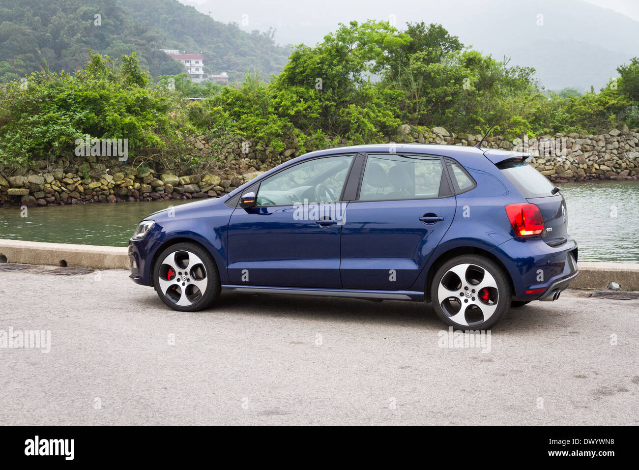 Volkswagen Polo GTI 2013 Modell mit blauer Farbe. Stockfoto