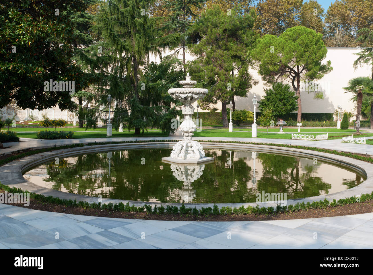 Brunnen im Dolmabahce Palast (Istanbul, Türkei Stockfotografie Alamy