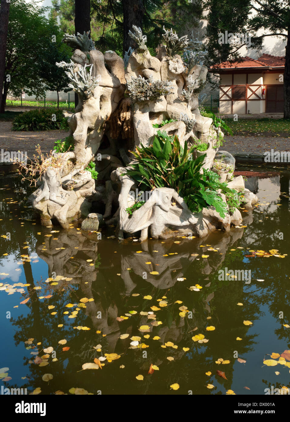 Brunnen im Dolmabahce Palast (Istanbul, Türkei) Stockfoto