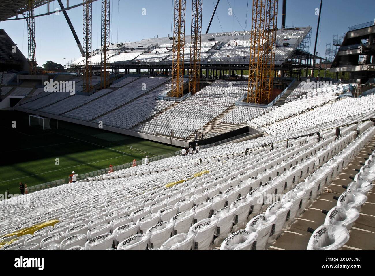 Sao Paulo, Brasilien. 15. März 2014. Blick auf die Tribüne des Stadions Itaquerao sieht in Sao Paulo, Brasilien, am 15. März 2014. Das Eröffnungsspiel der FIFA Fussball-Weltmeisterschaft Brasilien 2014 findet hier statt. Bildnachweis: AGENCIA ESTADO/Xinhua/Alamy Live-Nachrichten Stockfoto