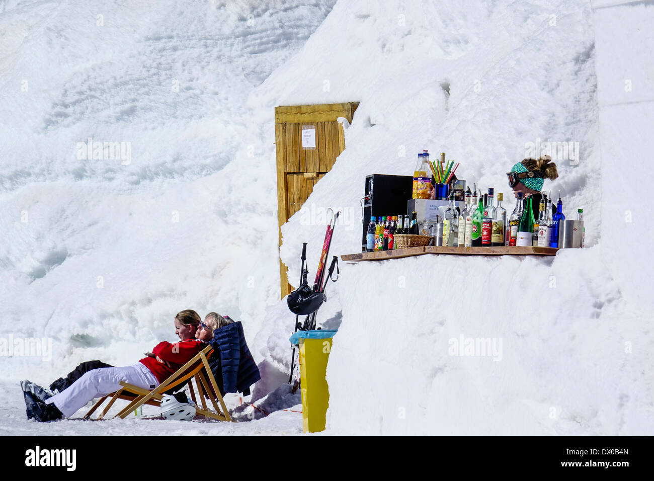 Das Iglu-Dorf, Bar und Hotel auf der Zugspitze, Alpen, Bayern, Deutschland, Europa Stockfoto