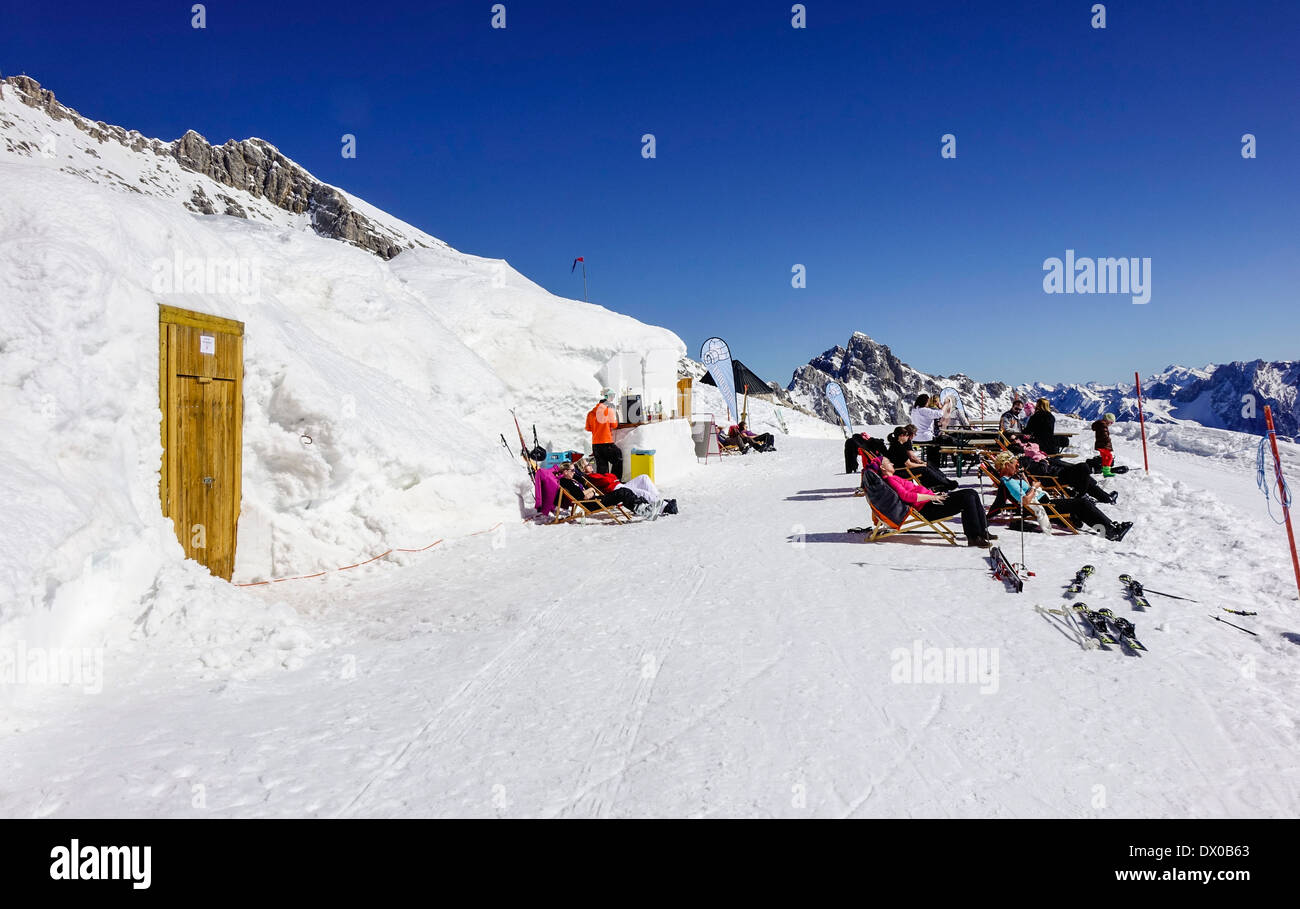 Das Iglu-Dorf, Bar und Hotel auf der Zugspitze, Alpen, Bayern, Deutschland, Europa Stockfoto