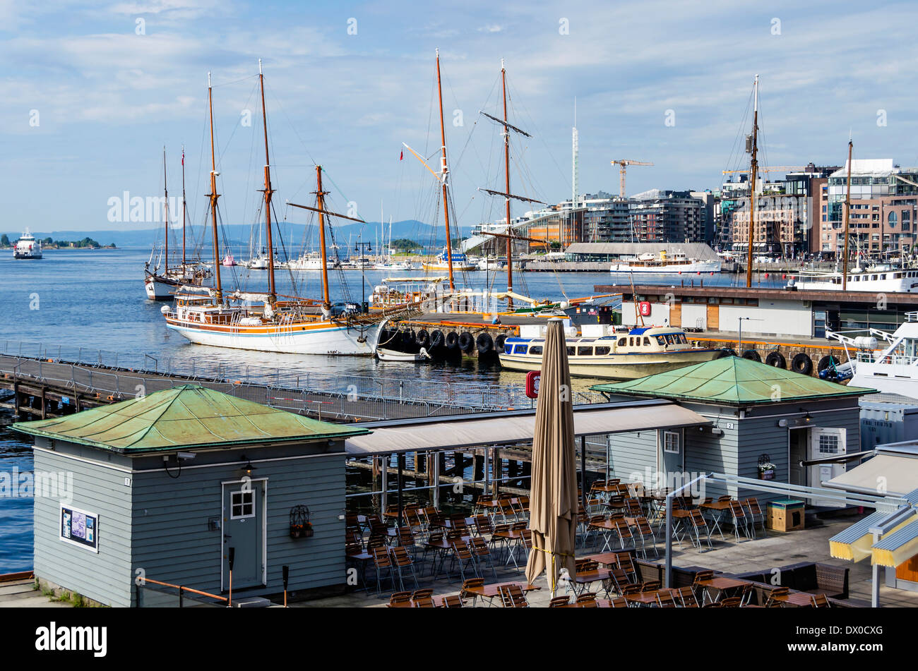 Yachten ankern im Hafen in Oslo, Norwegen Stockfoto